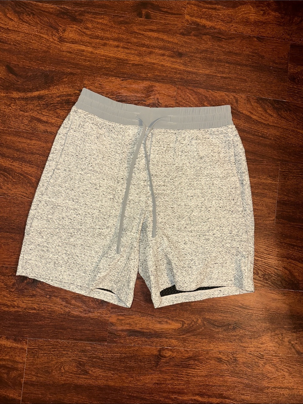 lululemon at ease shorts 7” men’s size Medium